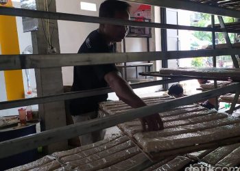 Cara Perajin Tempe di Lamongan Bertahan Saat Harga Kedelai Mahal