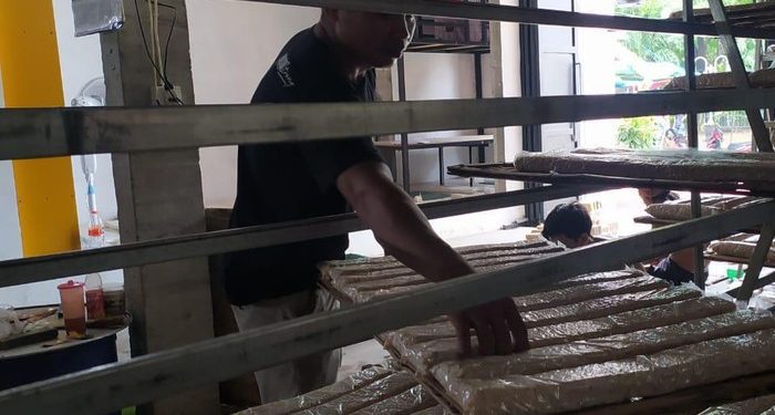 Cara Perajin Tempe di Lamongan Bertahan Saat Harga Kedelai Mahal