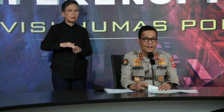 22 Terduga Teroris JI Dari Jatim Dibawa ke Jakarta Siang Ini