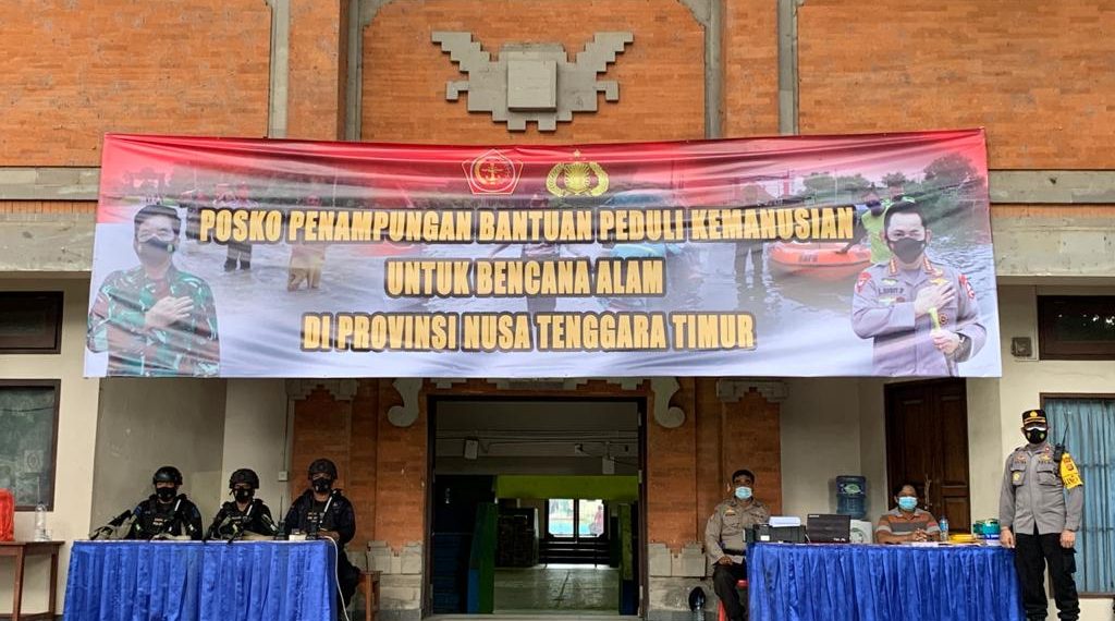 Polda Bali Distribusikan Bantuan Empat Polda Untuk Korban Banjir Bandang NTT