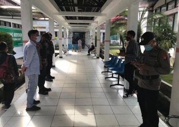 Polresta Palangka Raya Dampingi Keamanan Vaksinasi Covid-19 di RSUD Doris Sylvanus