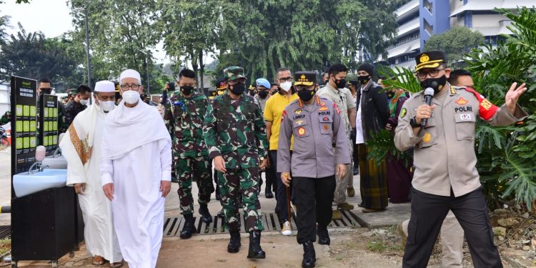 Ditarget 4.500 Orang, TNI-Polri Gelar Vaksinasi Massal Bareng Rabithah Alawiyah di Cibis Park