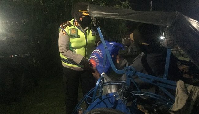 Gelar Patroli Skala Besar, Polisi dan TNI di Kota Tegal Sebar Sembako