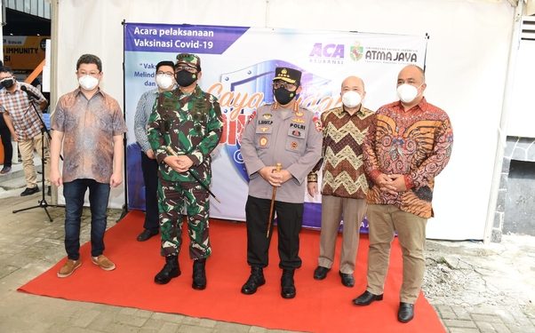 Panglima TNI Tinjau 2 Sentra Vaksinasi di Jakarta