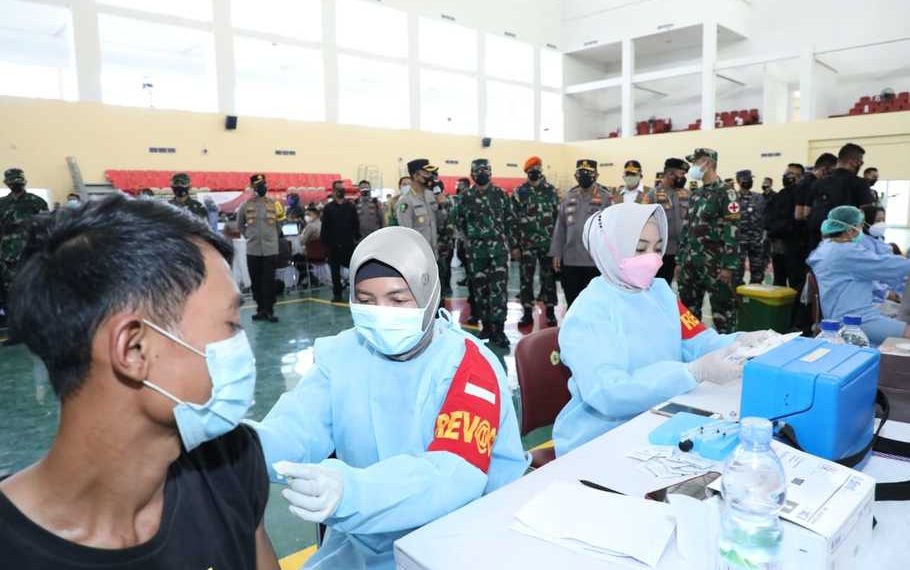 Percepat Vaksinasi Covid-19 di Banten, TNI dan Polri Bantu Tenaga Kesehatan