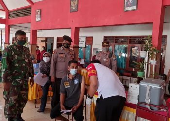 TNI- Polri Kawal Vaksinasi Merdeka di Wilayah Tulungagung