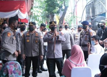 Kapolri Minta Jajaran Terus Bantu Warga dan Gelorakan ‘Ayo Pakai Masker dan Ayo Segera Vaksin’