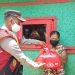 Polri Salurkan Bansos Dari Bratasena Akabri 1996 kepada Warga Terdampak Covid-19 di Masa PPKM