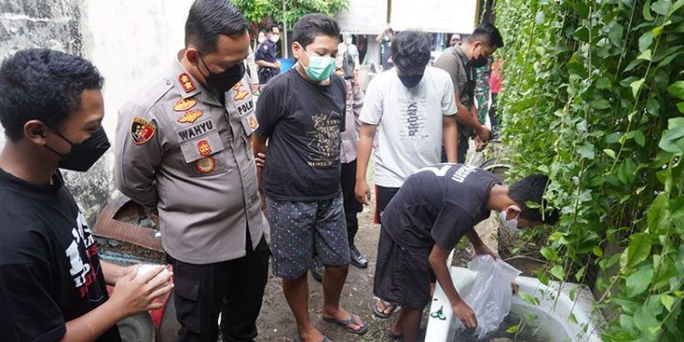 Polres Sukoharjo Beri 2.000 Bibit Lele Untuk Budidaya Ikan