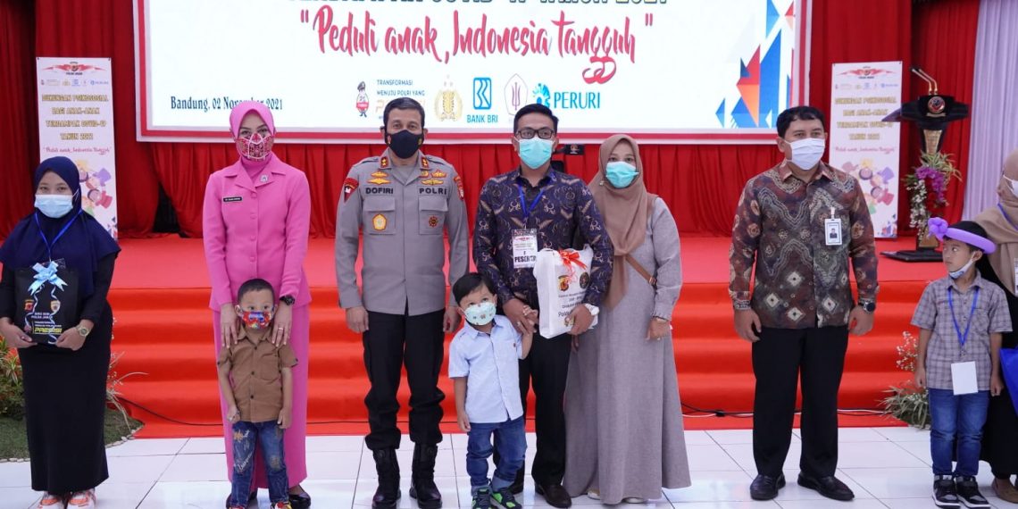 Kapolda Jabar Hadiri Giat Pelayanan Psikologi Terhadap Anak Terdampak Covid-19 Serentak di Seluruh Polda Secara Virtual dengan Sarana Zoom Cloud Meetings