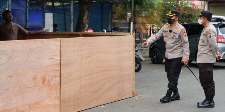 Kapolres Palopo Tinjau langsung Pos Pam dan Pos Yan Kesiapan Natal dan tahun Baru 2022