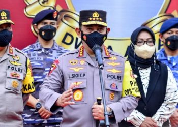 Kapolri Minta Daerah Percepat Vaksinasi pada Lansia dan Remaja