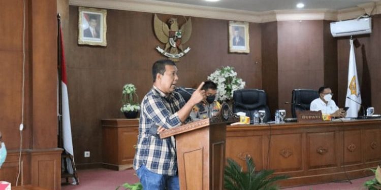 Bupati Romi Ingatkan Kelompok Tani Pahami Isi Perjanjian Kerjasama