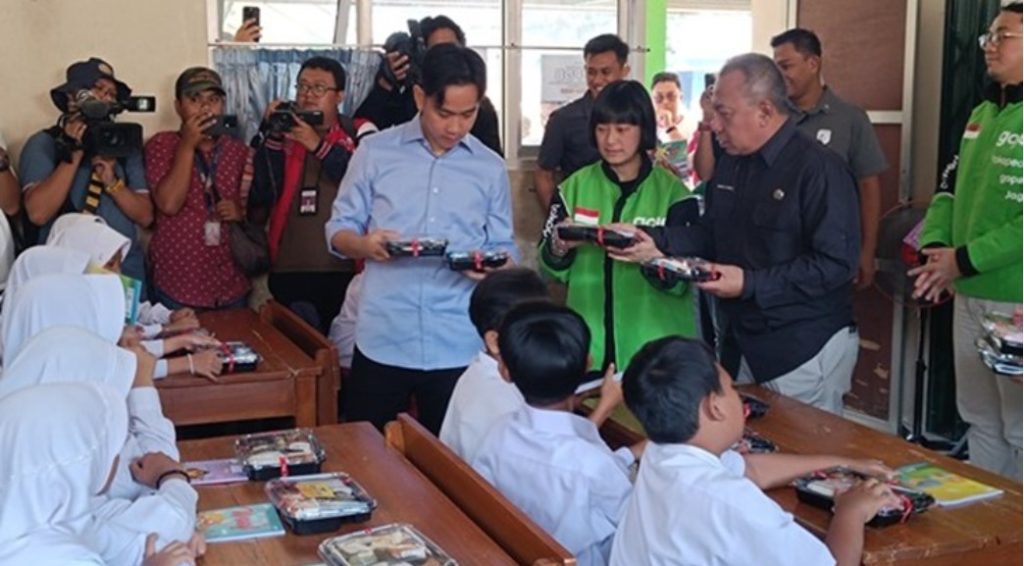 Gibran uji coba makan siang gratis di Bogor