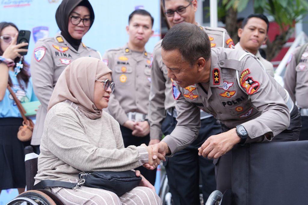 Kakorlantas Polri Irjen Pol Aan Suhanan hadiri acara Retrospeksi Korban Kecelakaan Lalu Lintas yang diadakan di Bundaran HI, Jakarta, Minggu (15/12/2024