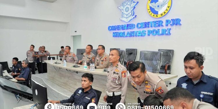 Kesiapan Command Center PJR KM 29 Tol Jakarta-Cikampek Jelang Libur Nataru