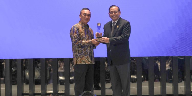 Polri Raih Predikat Informatif Dalam Penganugerahan Keterbukaan Informasi Publik 2024