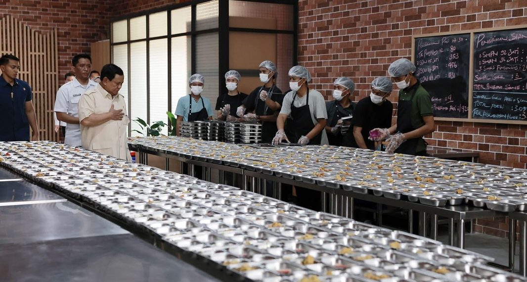 Prabowo Subianto tinjau program MBG