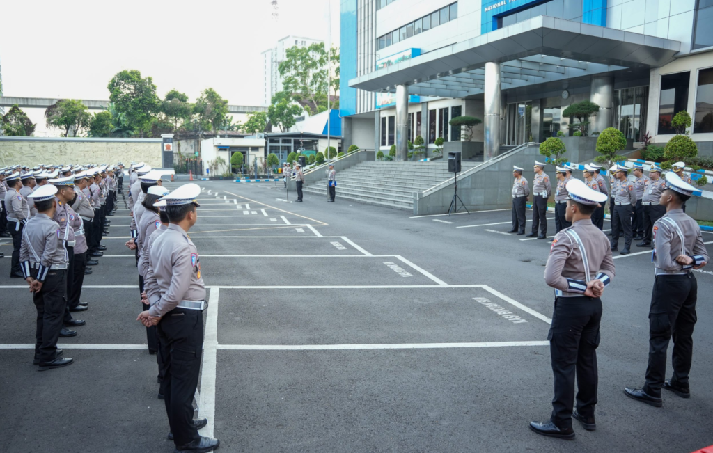 aktivitas massa menjelang peringatan Hari Buruh Internasional May Day 1 Mei