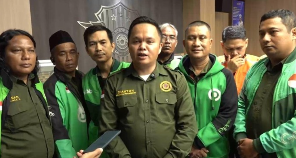 kemitraan ojol dan kepolisian untuk keselamatan jalan raya